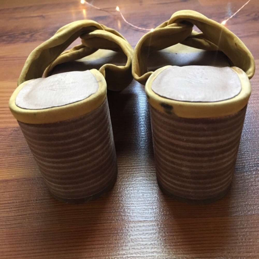 Madewell Mustard Yellow Knotted Suede Block Heel Sandals - Picture 5 of 8